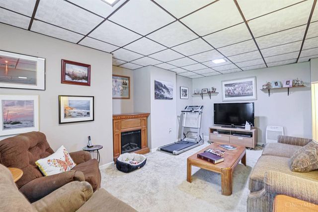 16 N Applewood Court, Fairfield, OH 45014