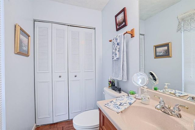 16 N Applewood Court, Fairfield, OH 45014