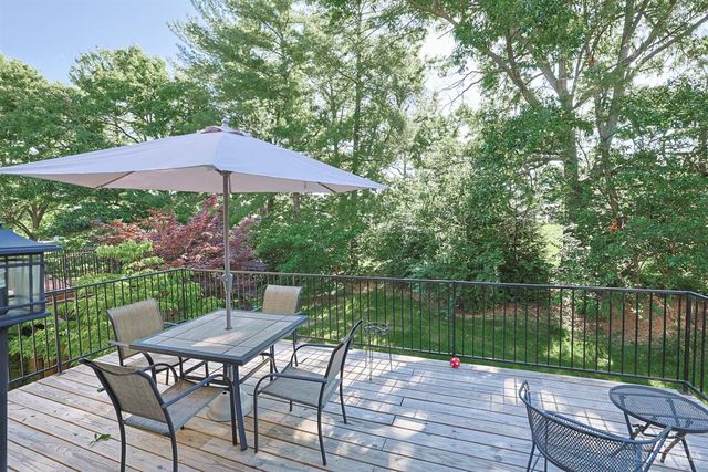 16 N Applewood Court, Fairfield, OH 45014