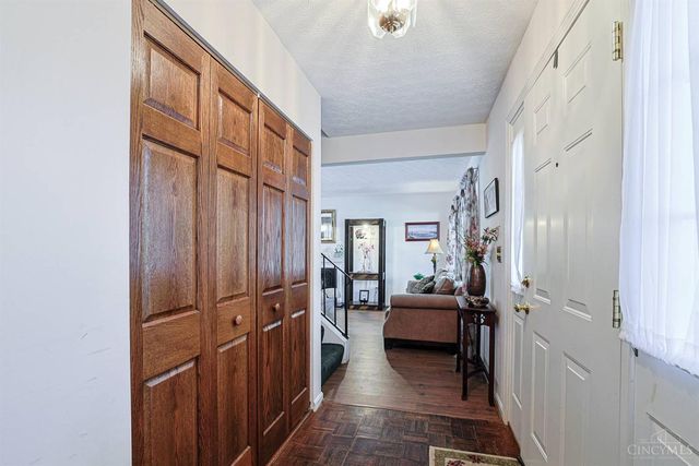 16 N Applewood Court, Fairfield, OH 45014