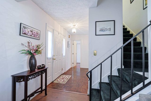 16 N Applewood Court, Fairfield, OH 45014