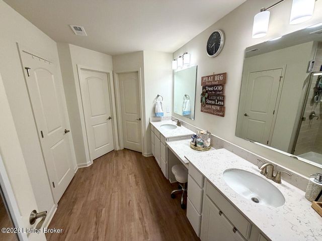 4633 Golden Eagle Drive, Louisville, KY 40245