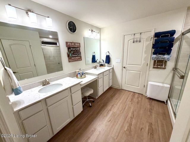 4633 Golden Eagle Drive, Louisville, KY 40245