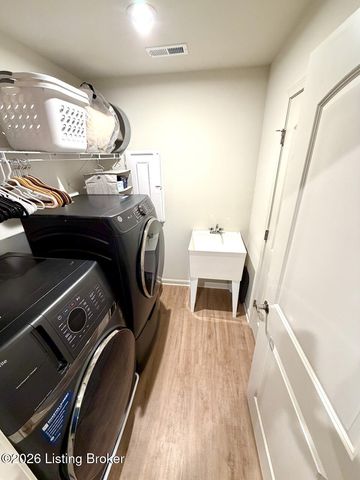 4633 Golden Eagle Drive, Louisville, KY 40245