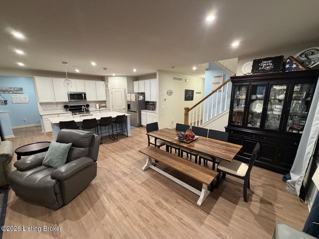 4633 Golden Eagle Drive, Louisville, KY 40245