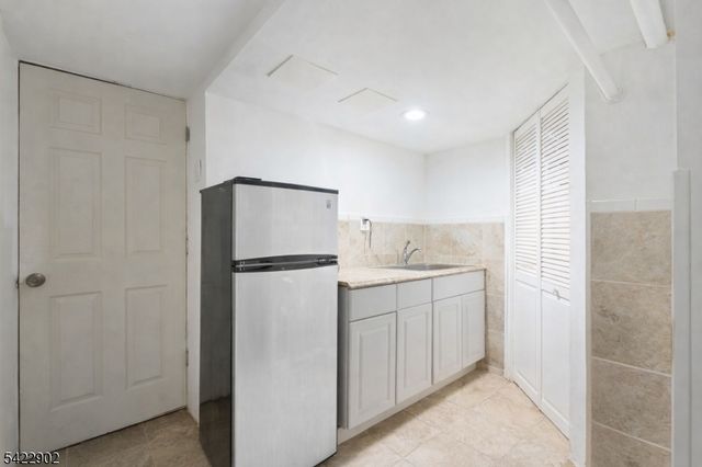 726 14Th Ave, Paterson City, NJ 07504