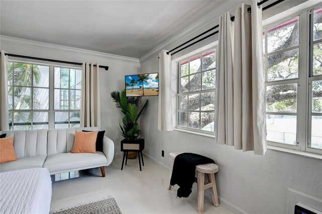 1007 SE 2nd Court, Fort Lauderdale, FL 33301