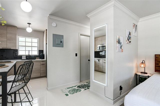 1007 SE 2nd Court, Fort Lauderdale, FL 33301