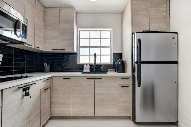 1007 SE 2nd Court, Fort Lauderdale, FL 33301