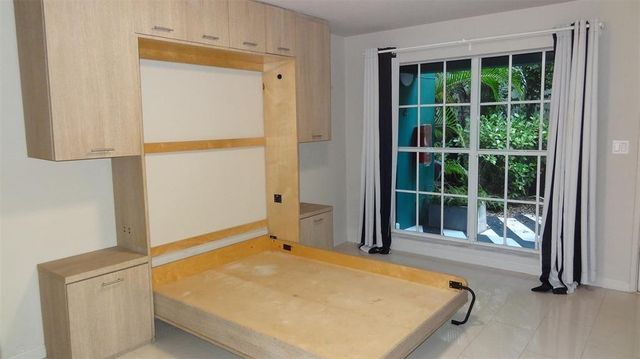 1007 SE 2nd Court, Fort Lauderdale, FL 33301