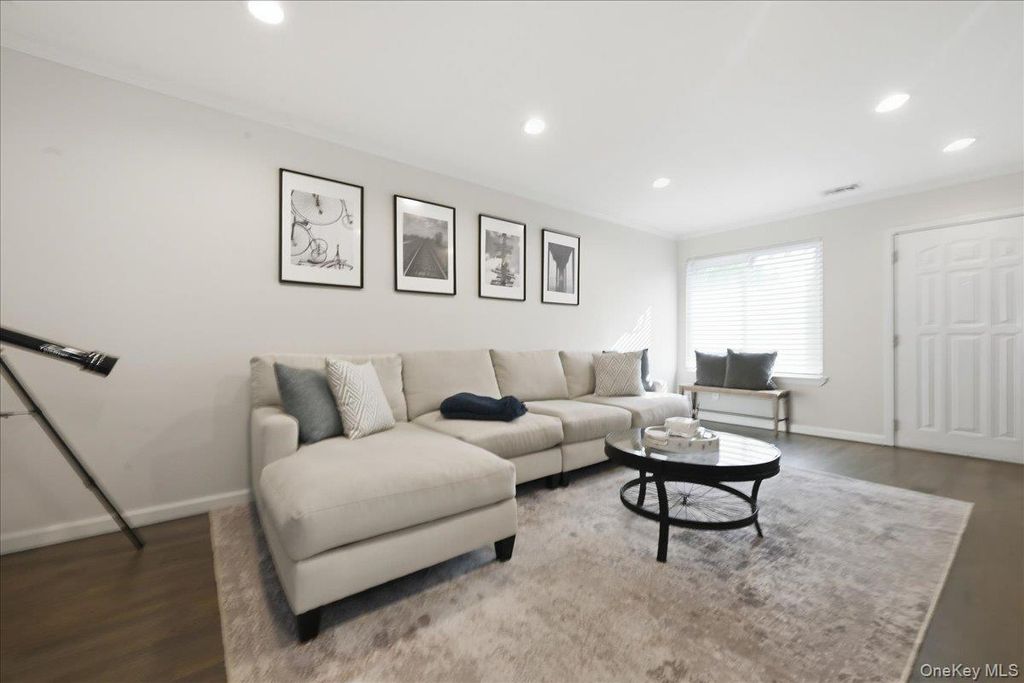 47 Alhambra Drive, Oceanside, NY 11572 — photo 3