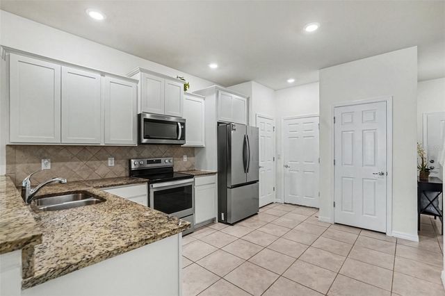 5026 SYLVESTER LOOP, Tampa, FL 33610