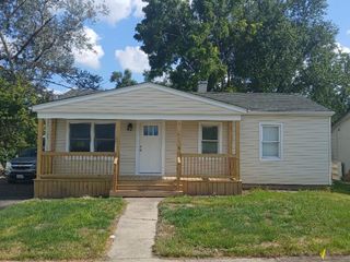 2402 E Sauk Trail, Sauk Village, IL 60411