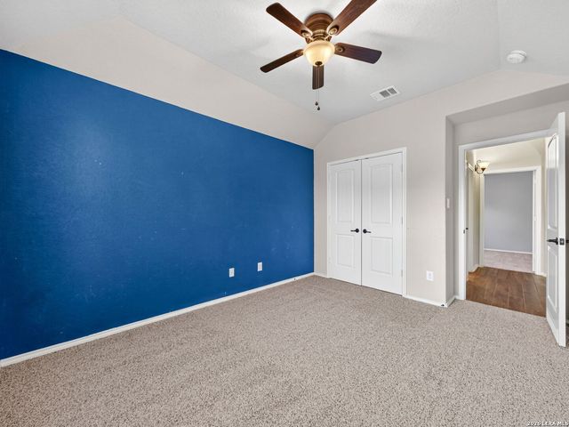 8519 FESS PARKER DR, San Antonio, TX 78254