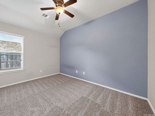 8519 FESS PARKER DR, San Antonio, TX 78254