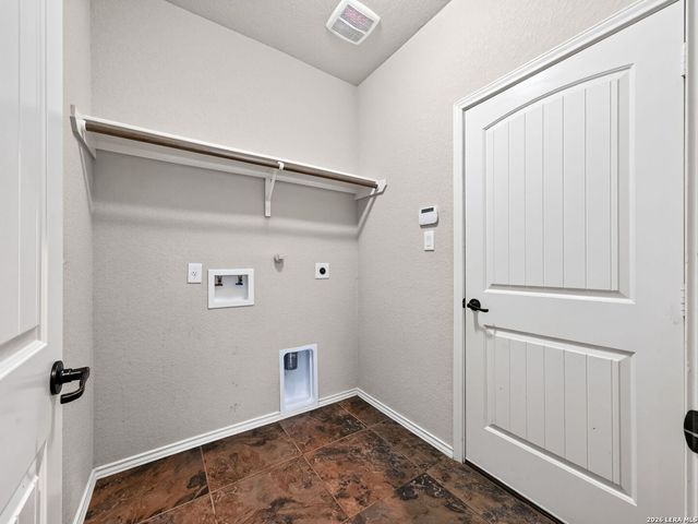 8519 FESS PARKER DR, San Antonio, TX 78254