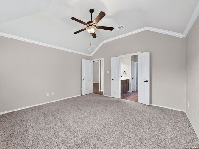 8519 FESS PARKER DR, San Antonio, TX 78254
