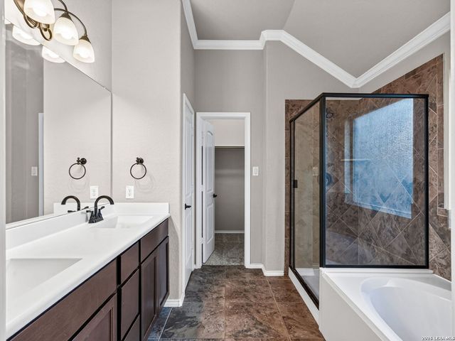 8519 FESS PARKER DR, San Antonio, TX 78254