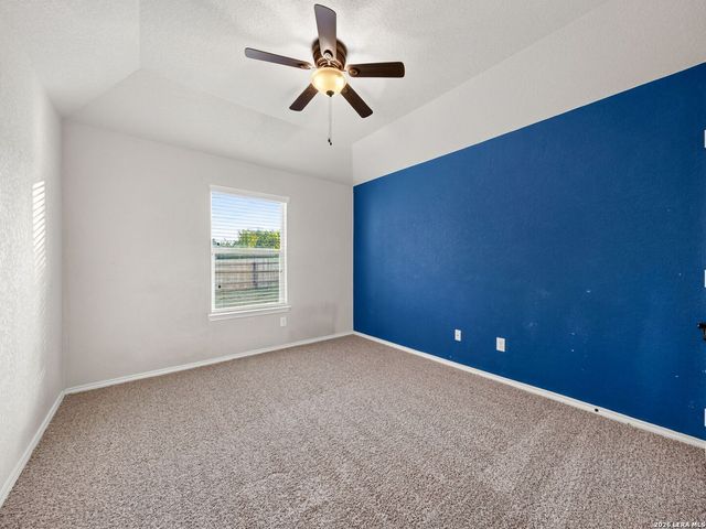 8519 FESS PARKER DR, San Antonio, TX 78254