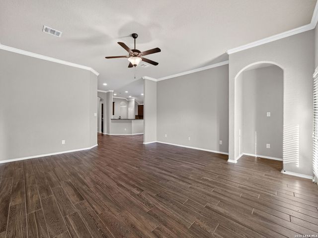 8519 FESS PARKER DR, San Antonio, TX 78254