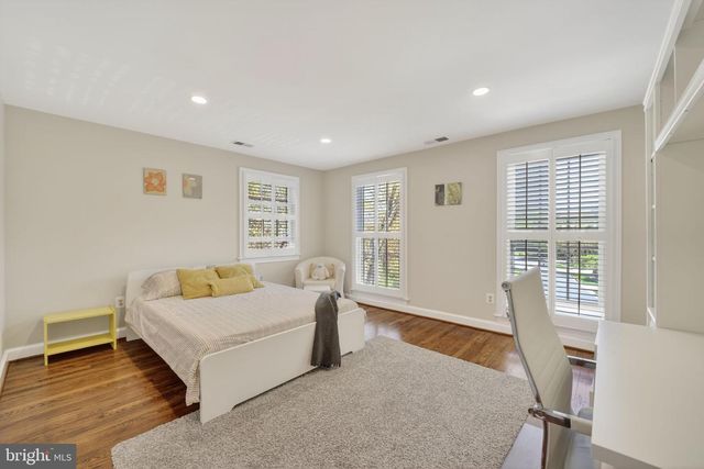 5115 CAPE COD CT, Bethesda, MD 20816