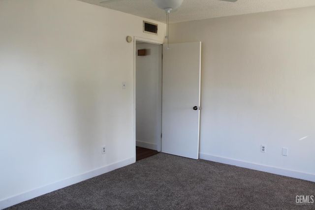 2021 Carlton, Bakersfield, CA 93309