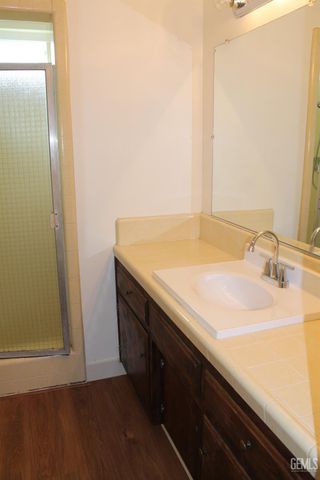 2021 Carlton, Bakersfield, CA 93309