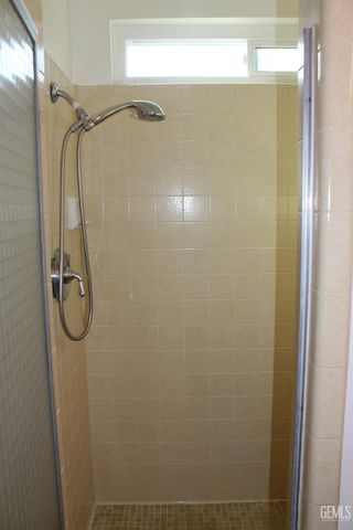 2021 Carlton, Bakersfield, CA 93309