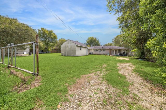 2703 Newman, Liberty, TX 77575