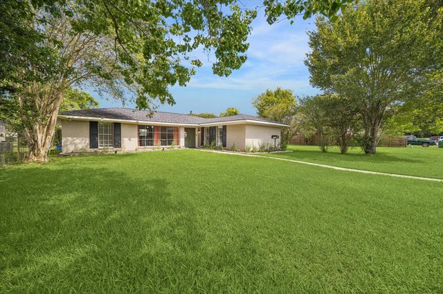 2703 Newman, Liberty, TX 77575