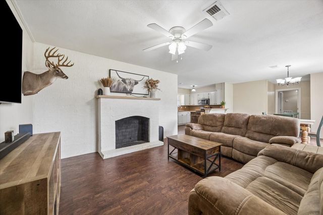 2703 Newman, Liberty, TX 77575