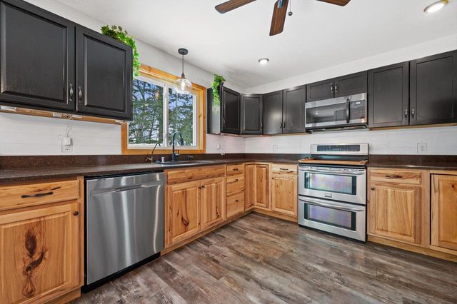 W377S3554 Lake DRIVE, Dousman, WI 53118