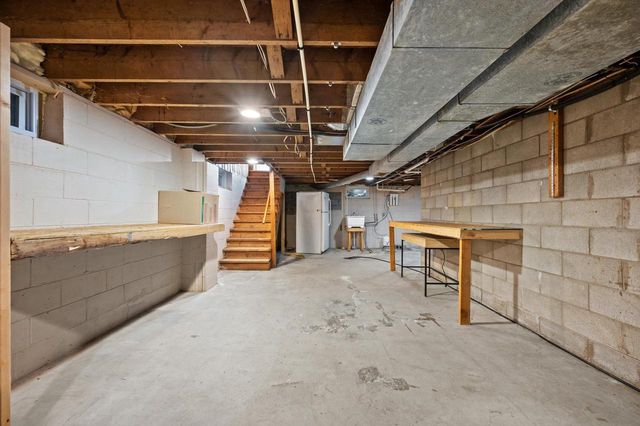 W377S3554 Lake DRIVE, Dousman, WI 53118