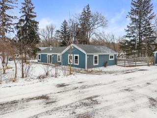 W377S3554 Lake DRIVE, Dousman, WI 53118