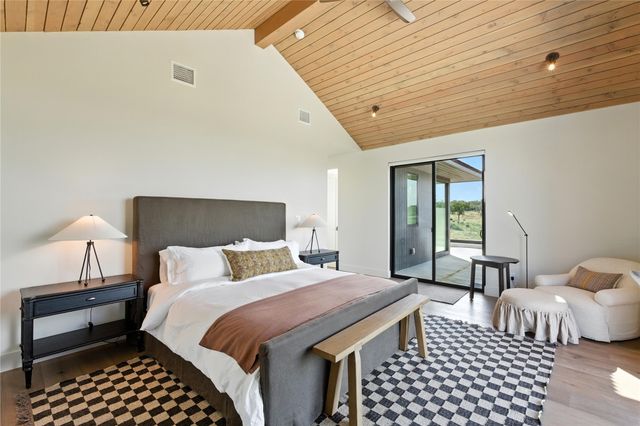 151 Creek Hollow WAY, Spicewood, TX 78669