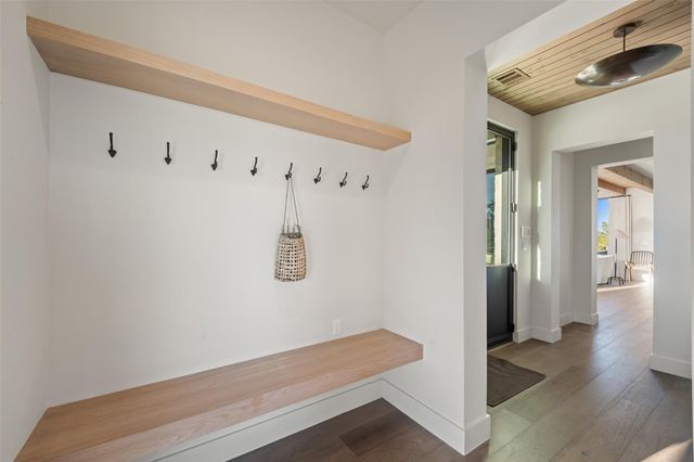 151 Creek Hollow WAY, Spicewood, TX 78669