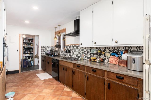 7125 S Depew Street, Littleton, CO 80128