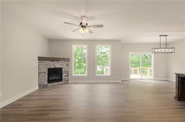 1304 Holland Court, Independence, MO 64056