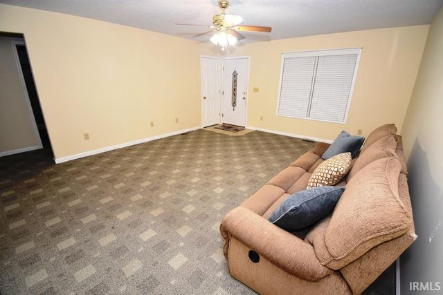 848 Makenna Circle, Frankfort, IN 46041