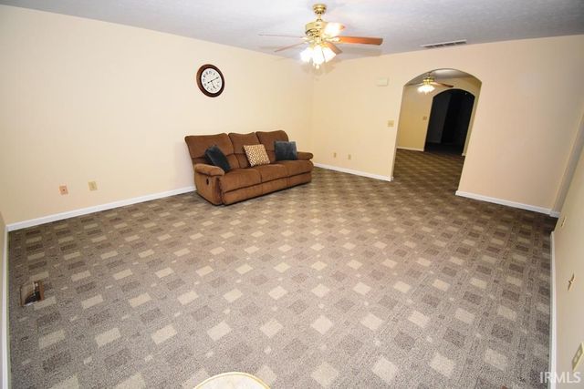 848 Makenna Circle, Frankfort, IN 46041