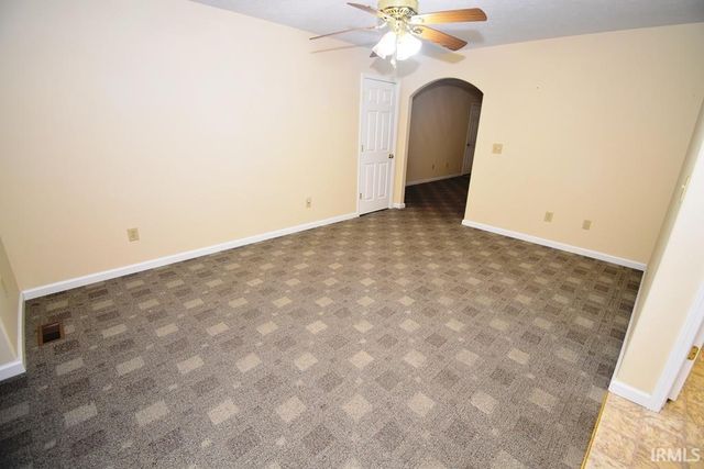 848 Makenna Circle, Frankfort, IN 46041