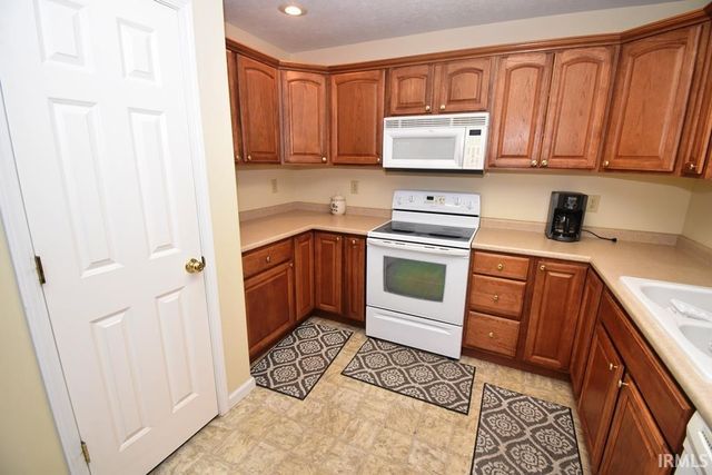 848 Makenna Circle, Frankfort, IN 46041