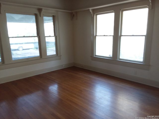 214 Ira, San Antonio, TX 78209