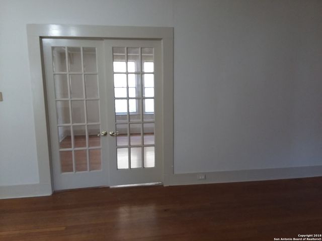 214 Ira, San Antonio, TX 78209
