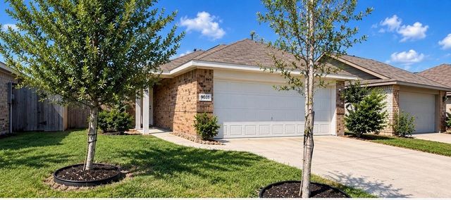 9031 Estes Lakes Drive, Highlands, TX 77521