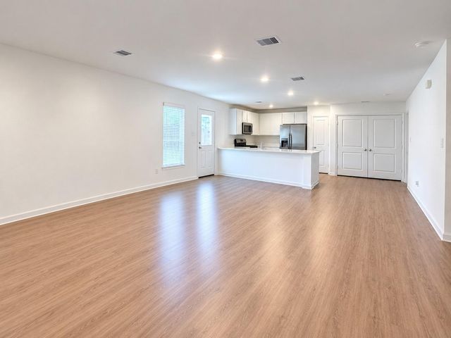 9031 Estes Lakes Drive, Highlands, TX 77521