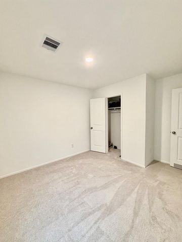 9031 Estes Lakes Drive, Highlands, TX 77521
