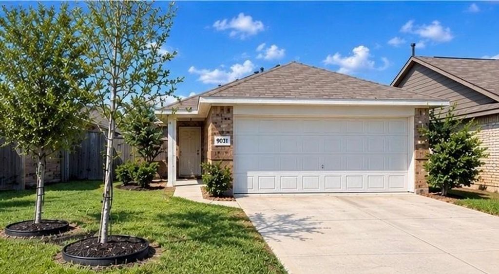 9031 Estes Lakes Drive, Highlands, TX 77521