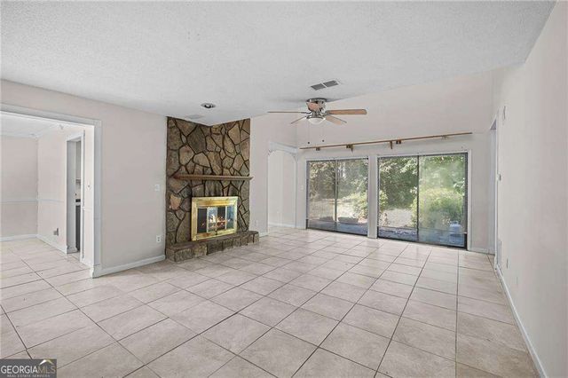 990 Chapman Lane, Stone Mountain, GA 30088