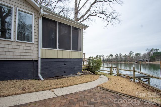 208 Island View Road, Mount Holly, NC 28120